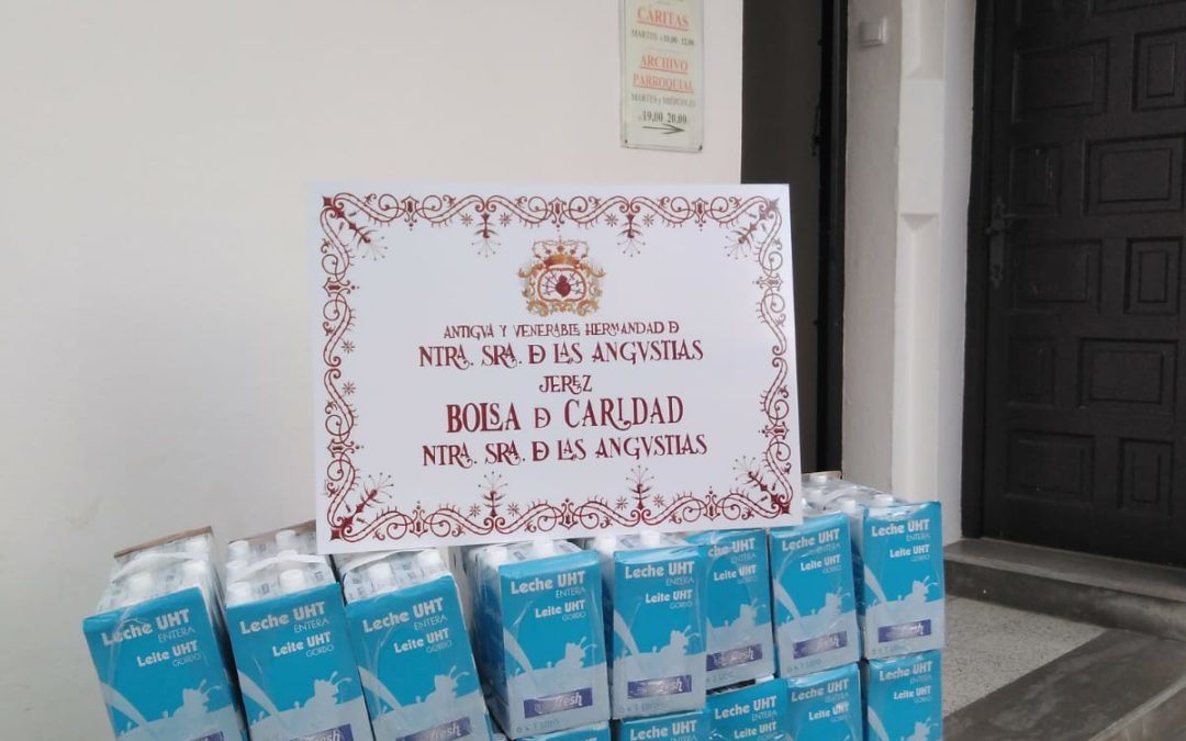 Entrega de la Bolsa de Caridad Octubre