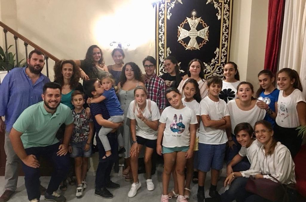 Visita del Grupo Joven e Infantil a la Unión de Hermandades de Jerez